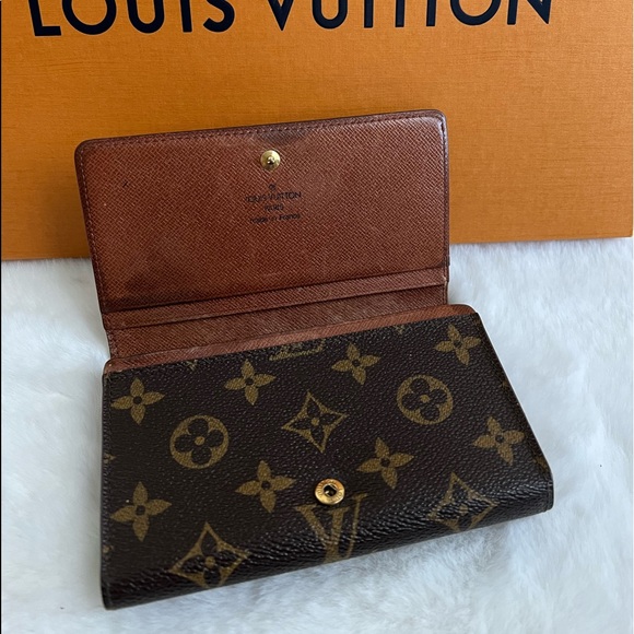 Authentic Louis Vuitton Bifold Tressor Compact Wallet - Picture 2 of 13